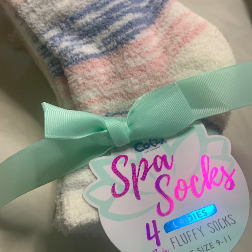 Spa socks  4 pairs Women’s warm, fuzzy, cozy, comfortable fluffy socks,